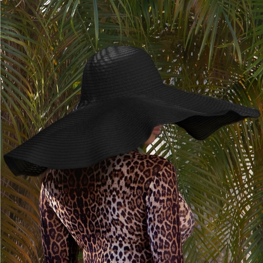 NWT Oversized straw beach hat